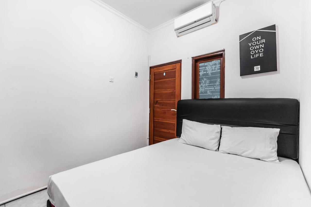 Hotel Oyo Life 2925 Midys Bekasi