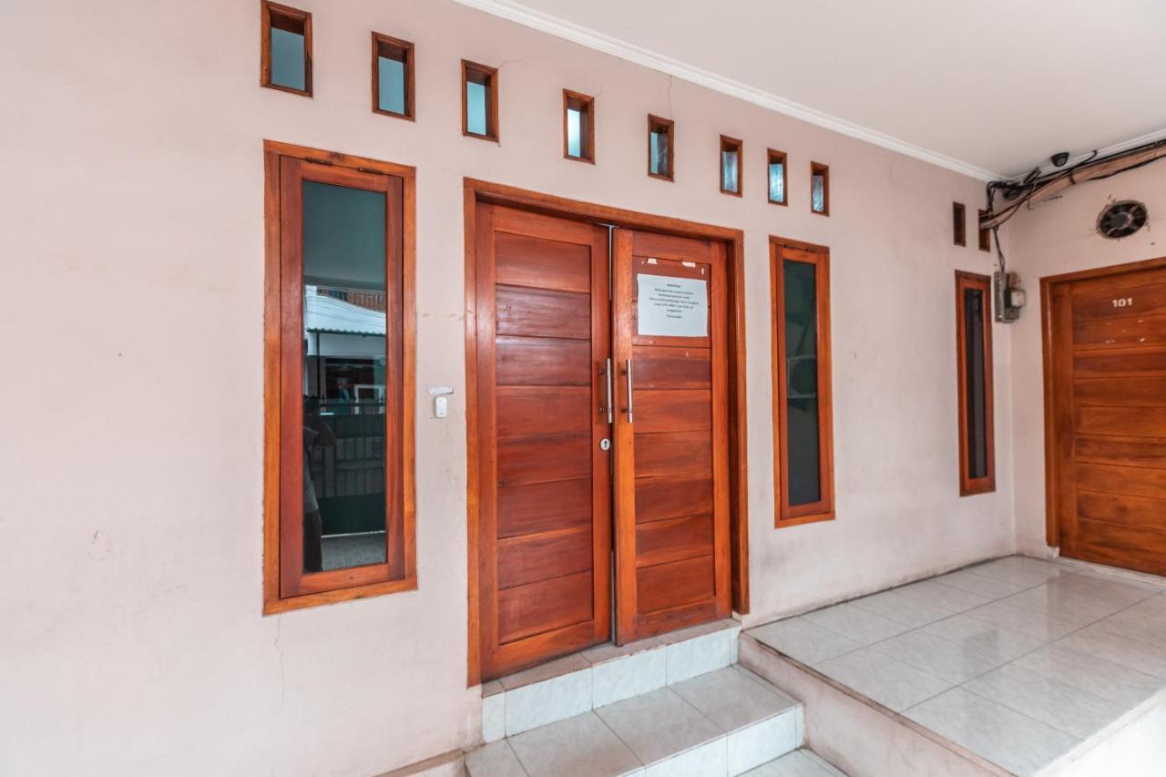 Oyo Life 2925 Midys Bekasi