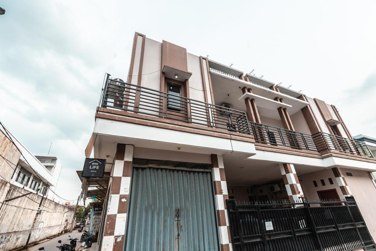 Oyo Life 2925 Midys Hotel