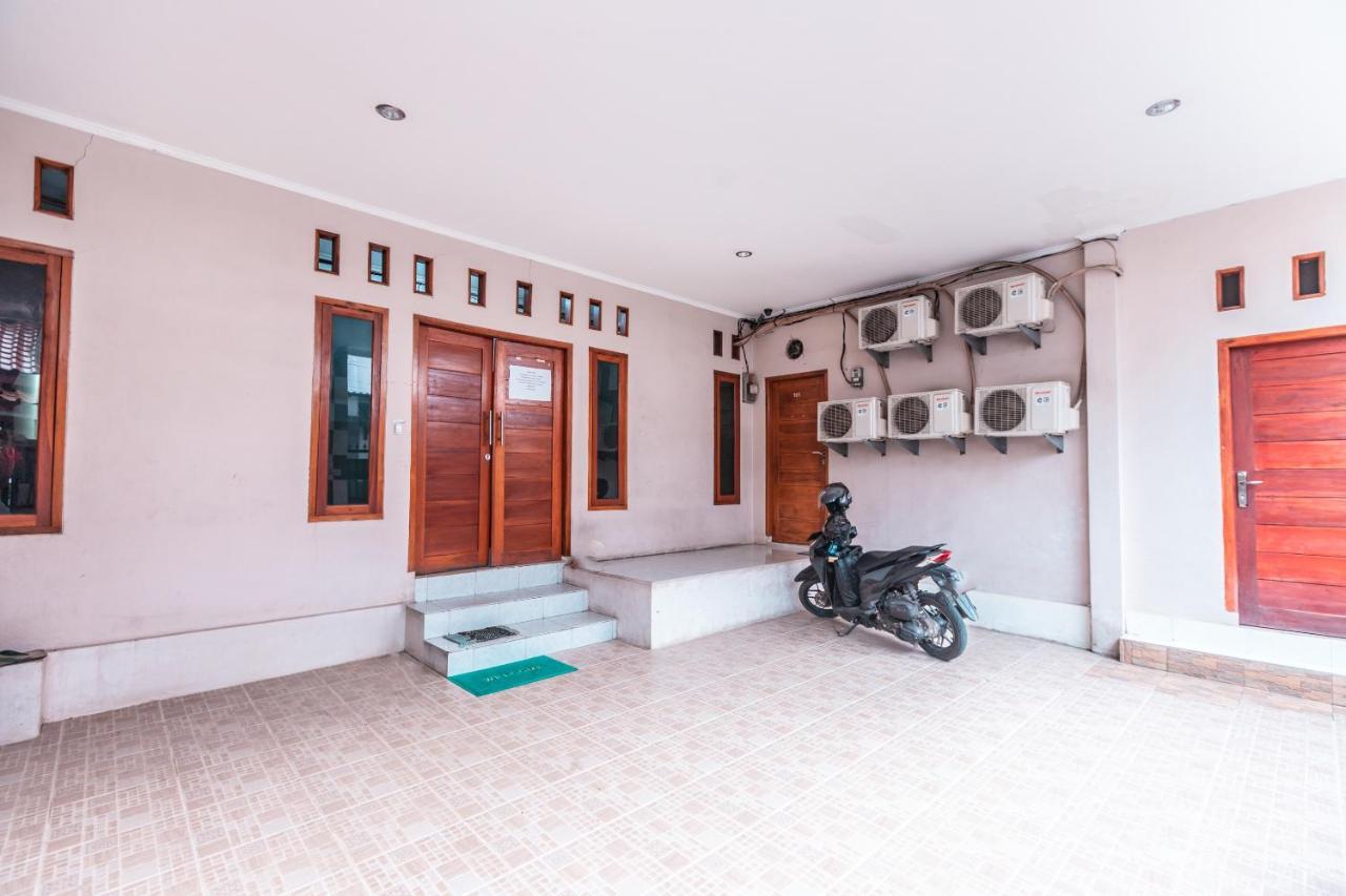 Hotel Oyo Life 2925 Midys Bekasi
