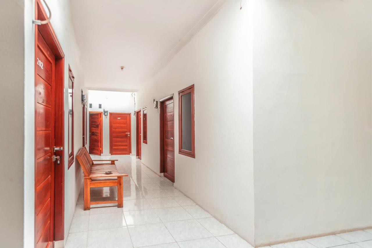 Oyo Life 2925 Midys Hotel